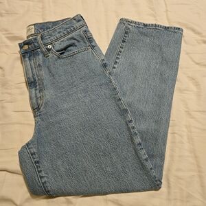 Universal Thread Women's Light Blue Vintage Straight Leg Jeans, Size 4/27R